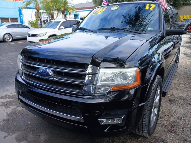 2017 Ford Expedition Limited's photo