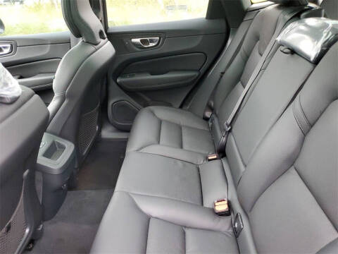 2025 Volvo XC60 B5 Plus Dark Theme