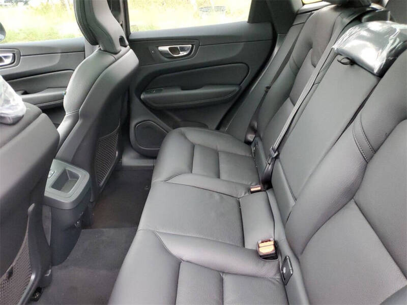 2025 Volvo XC60 B5 Plus Dark Theme