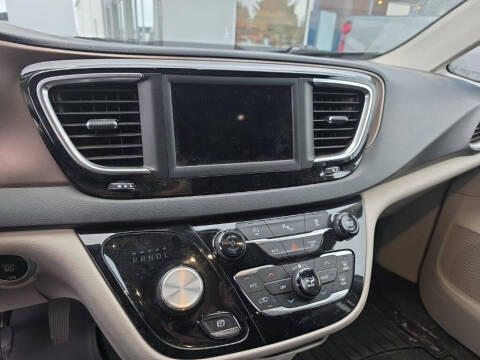 2019 Chrysler Pacifica Touring L