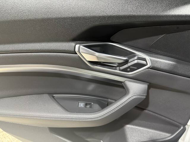 2019 Audi e-tron quattro Premium Plus