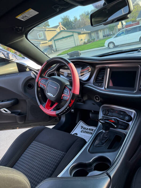 2021 Dodge Challenger SXT