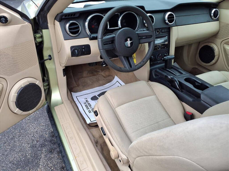 2006 Ford Mustang V6 Standard