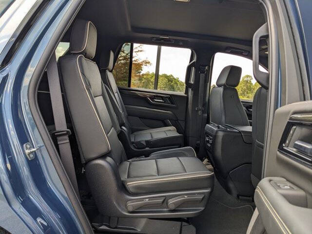 2025 GMC Yukon Elevation