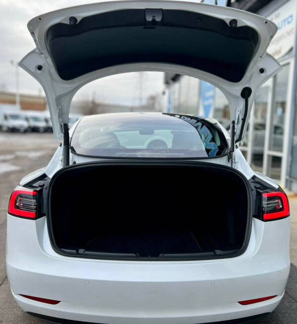 2022 Tesla Model 3 Long Range