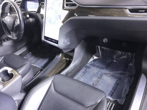 2015 Tesla Model S 70D