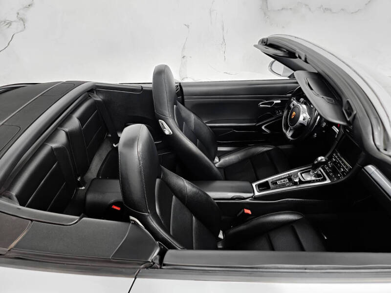 2016 Porsche 911 Carrera