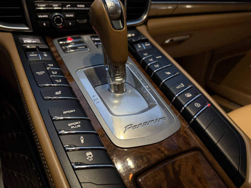 2012 Porsche Panamera 4