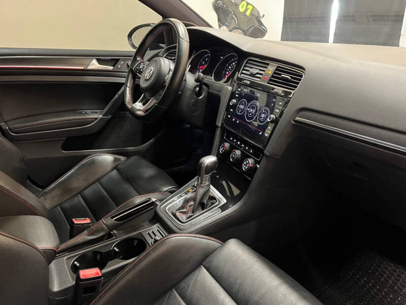 2019 Volkswagen Golf GTI S