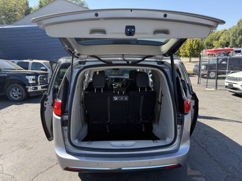 2020 Chrysler Pacifica Touring L