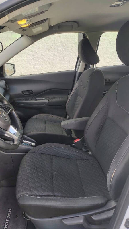 2021 Nissan Kicks S