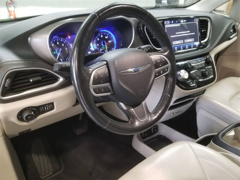 2021 Chrysler Pacifica Touring L