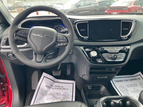 2026 Chrysler Pacifica Select