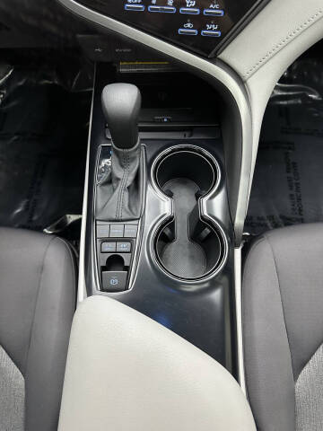 2020 Toyota Camry Hybrid LE