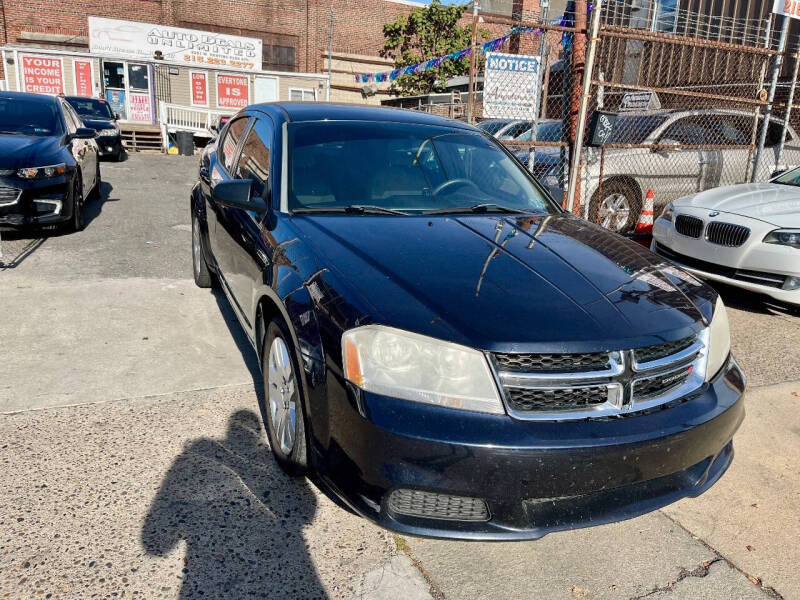 2012 Dodge Avenger SE photo 2