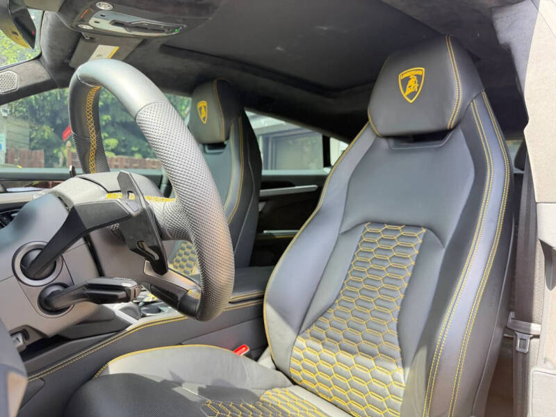 2020 Lamborghini Urus