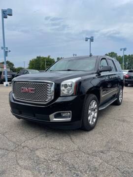 2015 GMC Yukon for sale at R&R Car Company in Mount Clemens MI