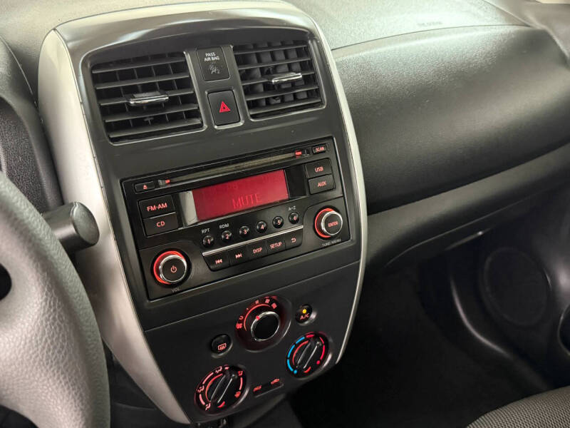 2017 Nissan Versa 1.6 S