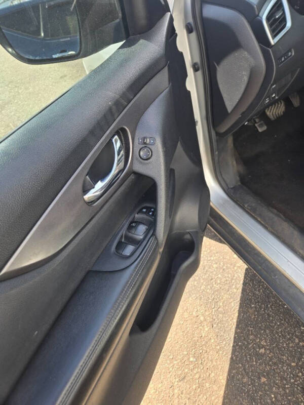 2015 Nissan Rogue SV