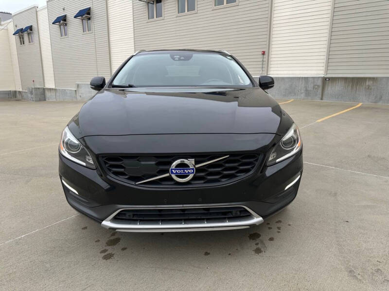 2016 Volvo V60 Cross Country T5 Platinum