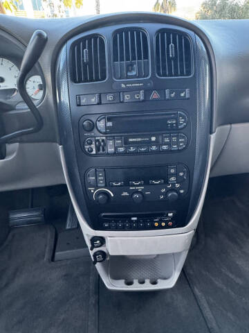 2005 Dodge Grand Caravan SXT