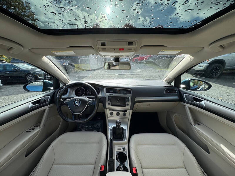 2017 Volkswagen Golf TSI Wolfsburg Edition