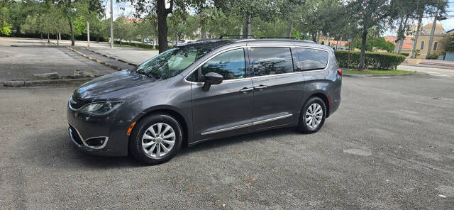 2017 Chrysler Pacifica for sale at All About Wheels Inc in Miami, FL