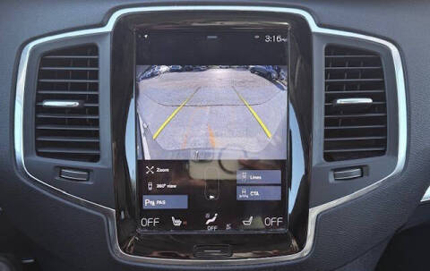 2016 Volvo XC90 T6 Momentum