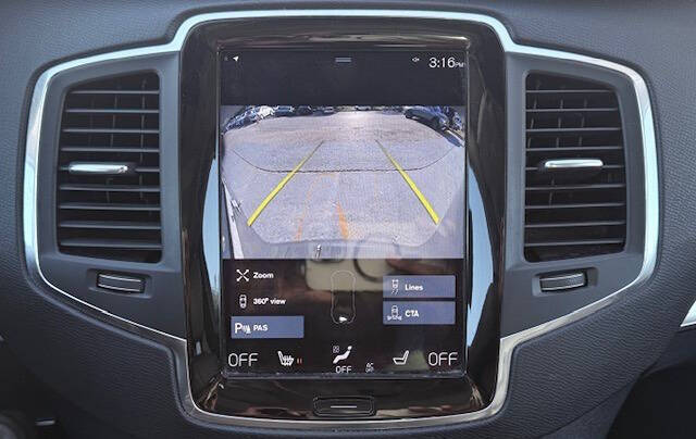 2016 Volvo XC90 T6 Momentum