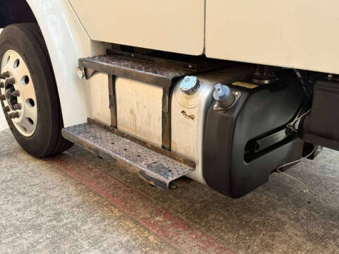 2016 Freightliner M2 106