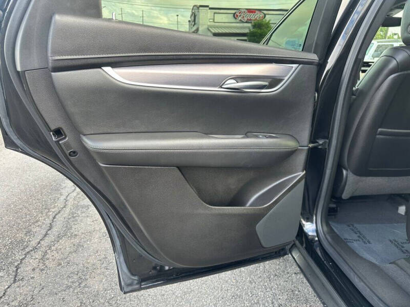 2022 Cadillac XT5 Luxury