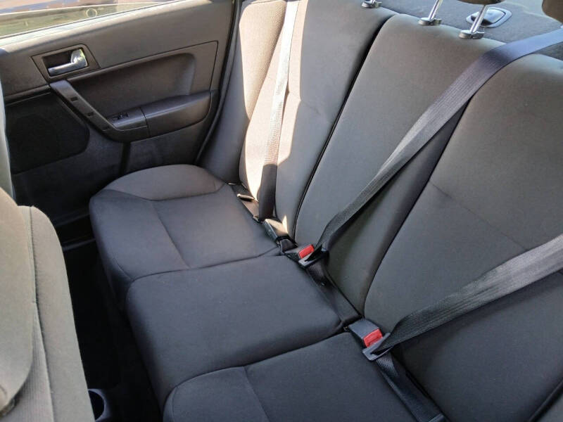 2010 Ford Focus SES
