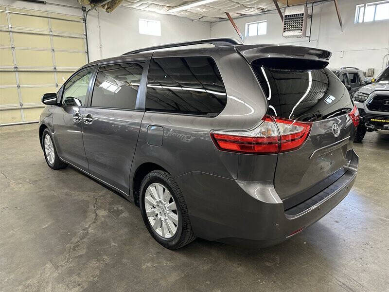 2017 Toyota Sienna XLE 7-Passenger