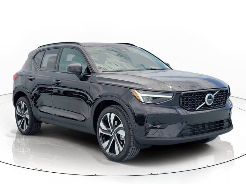 2026 Volvo XC40 B4 Plus
