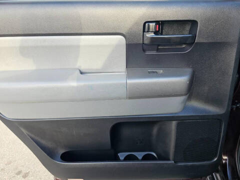 2015 Toyota Sequoia SR5