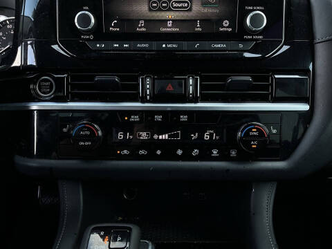 2024 Nissan Pathfinder SV