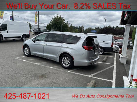 2022 Chrysler Voyager LX