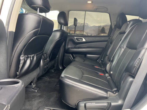 2019 Nissan Pathfinder SL