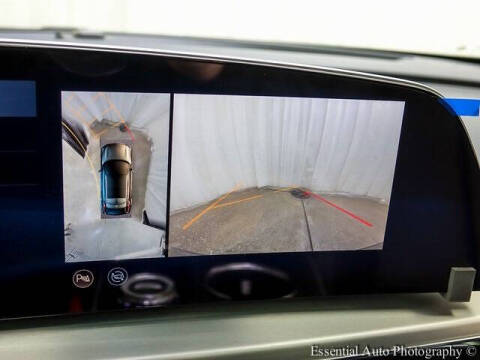 2025 Cadillac LYRIQ Luxury 2