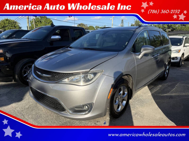 2017 Chrysler Pacifica Touring-L Plus