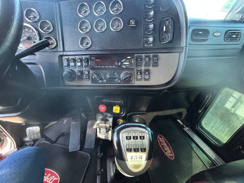 2017 Peterbilt 389