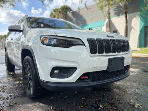 2019 Jeep Cherokee for sale at ARISE MOTORS in Pompano Beach FL