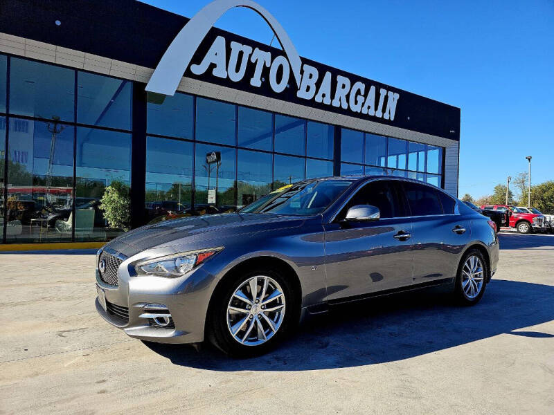 2015 INFINITI Q50 Premium photo 2