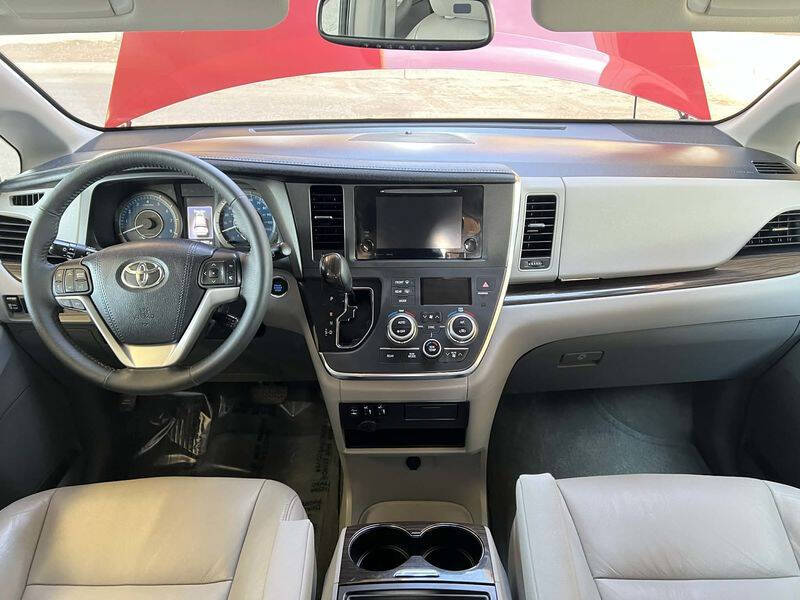 2017 Toyota Sienna