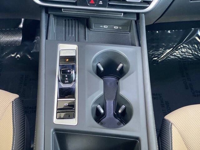 2025 Volkswagen Atlas Cross Sport SE 4Motion