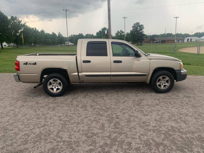 2005 Dodge Dakota for sale at Grace Motors LLC in Sullivan MO