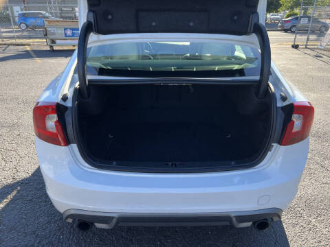 2012 Volvo S60 T6 R-Design