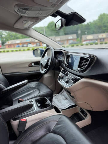 2017 Chrysler Pacifica Touring-L Plus