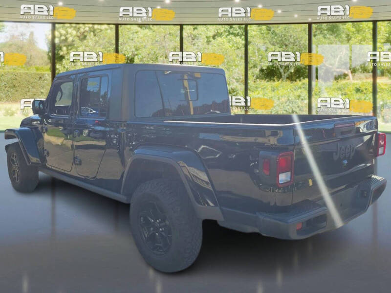 2021 Jeep Gladiator Willys