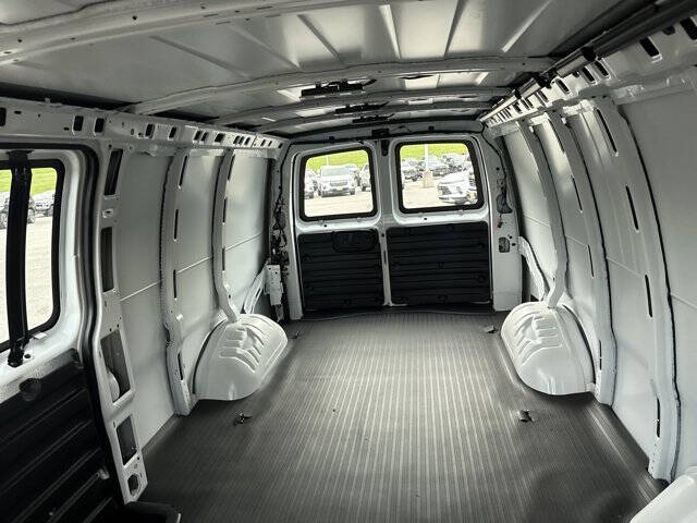 2025 Chevrolet Express 2500